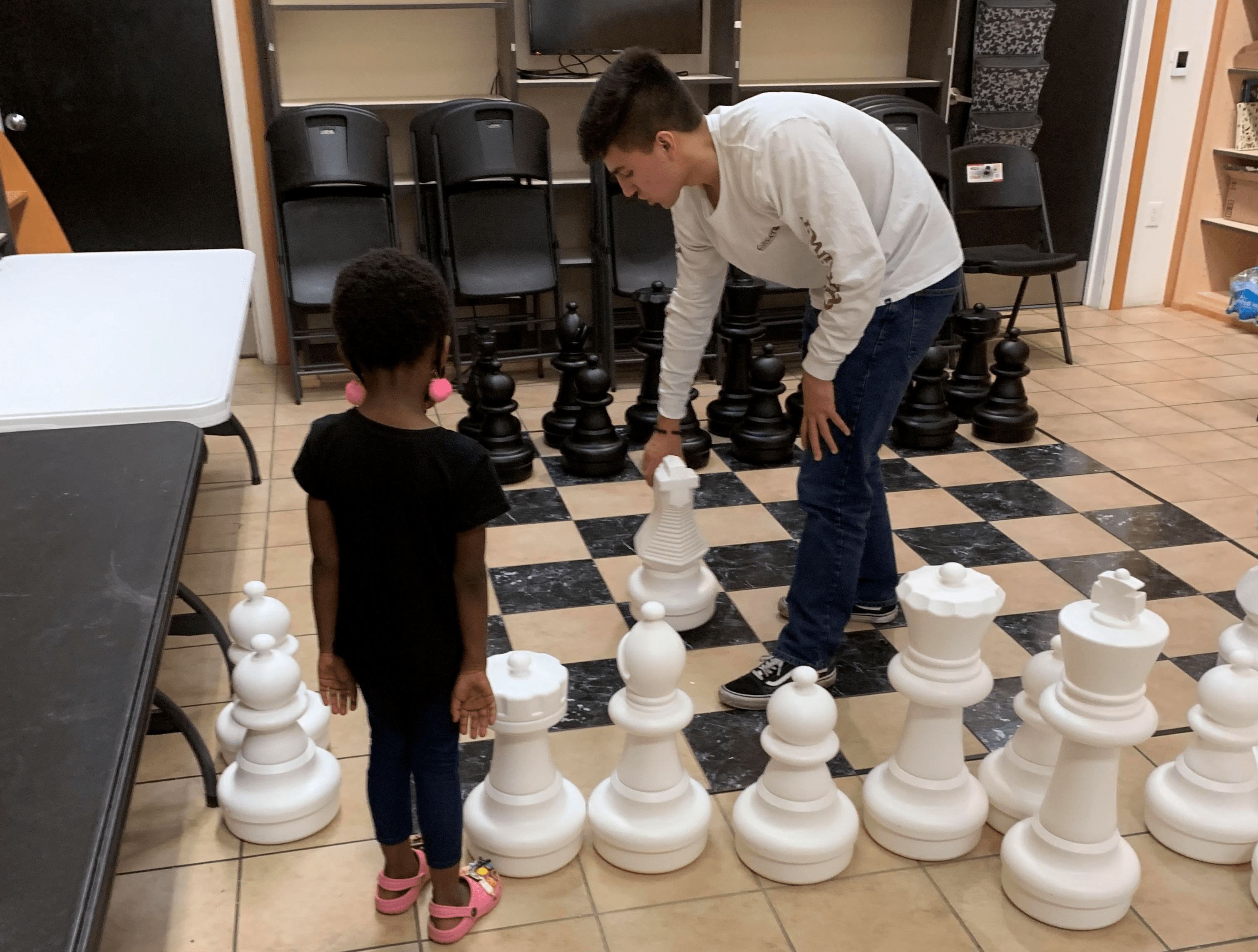 You are currently viewing Learn How The Chess Mom & Son Duo Are Nurturing Chess Growth In Tucson: The Molly Coy Interview Part 1